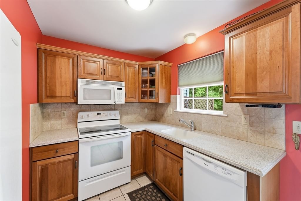 17 Waters Edge #17 Ludlow — Photo 6 of 23