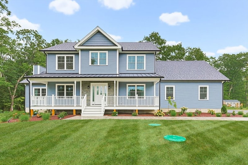 16 Ledge Hill Ln