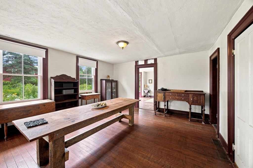 158 Skyline Trl Middlefield — Photo 12 of 40