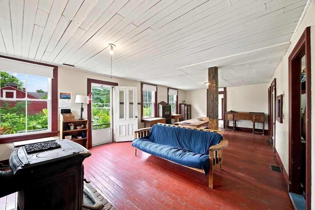 158 Skyline Trl Middlefield — Photo 16 of 40