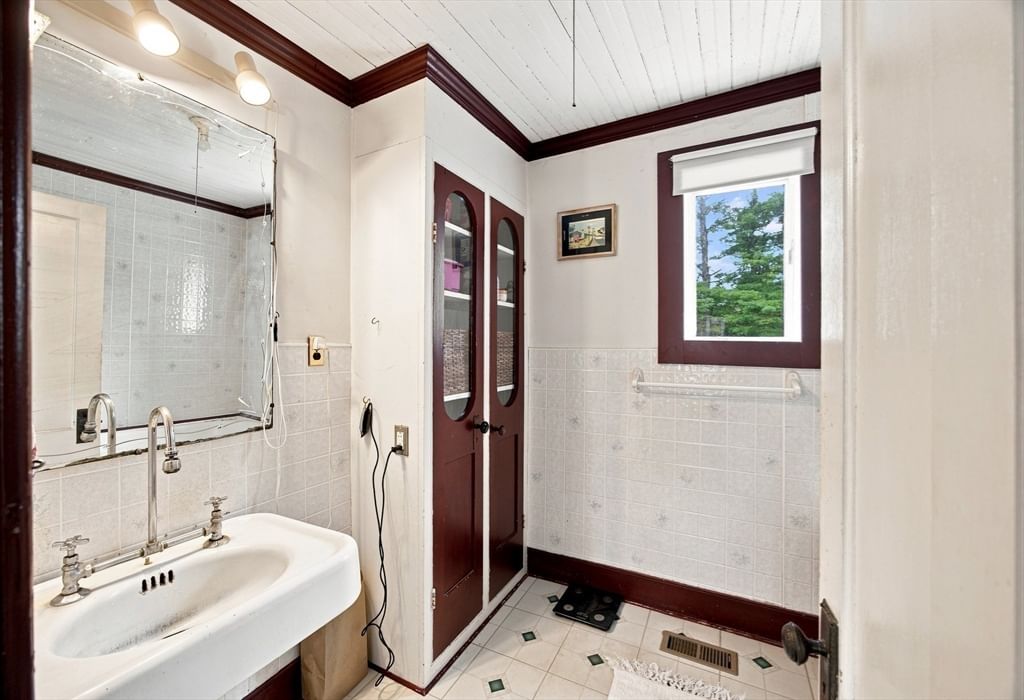 158 Skyline Trl Middlefield — Photo 22 of 40