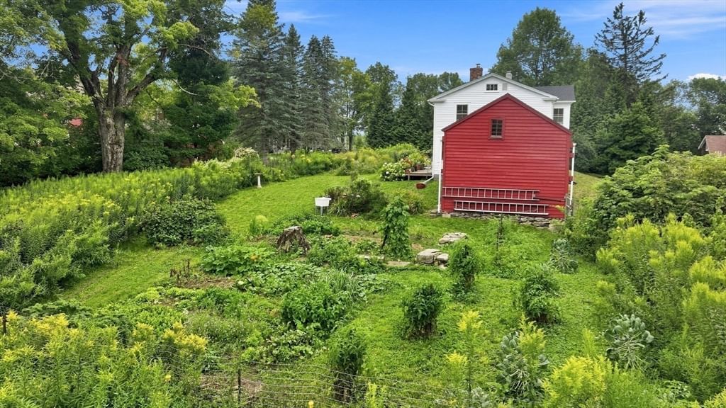 158 Skyline Trl Middlefield — Photo 4 of 40