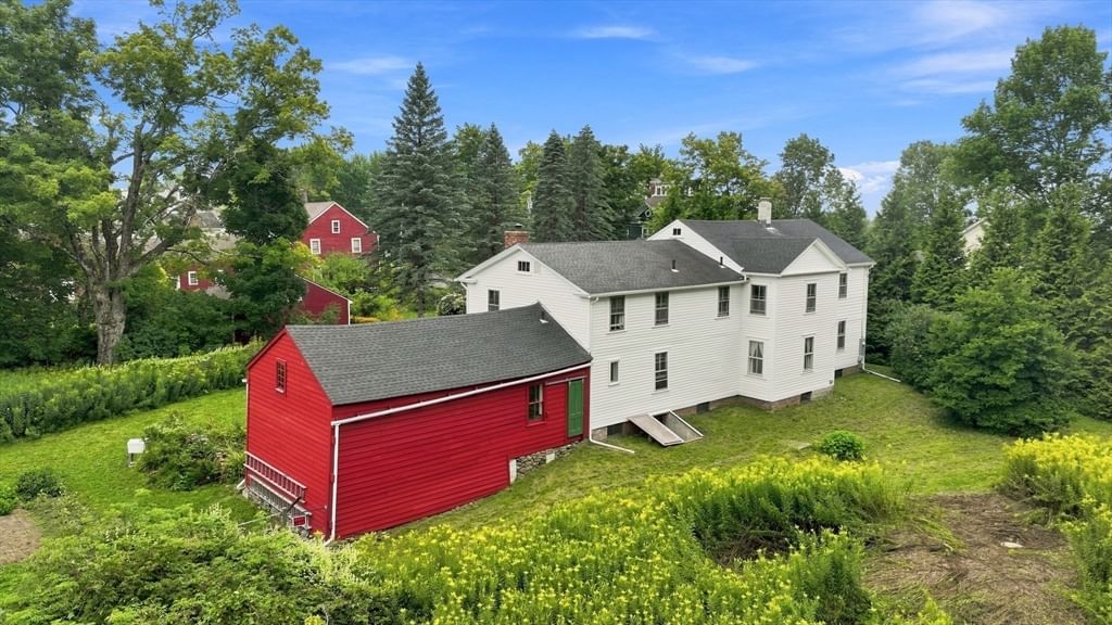 158 Skyline Trl Middlefield — Photo 5 of 40