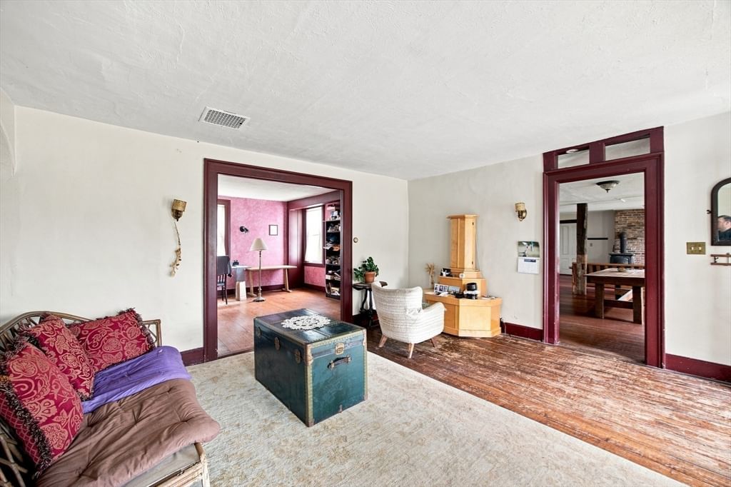 158 Skyline Trl Middlefield — Photo 8 of 40