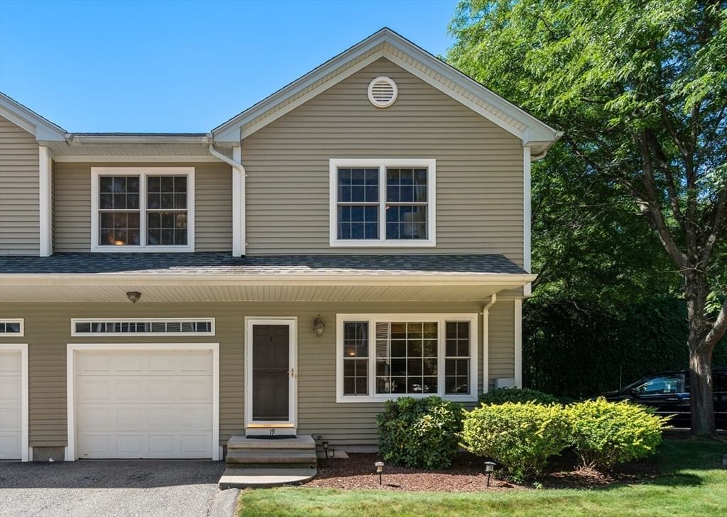 Property at 19 Gerard Lane #19, Chicopee, MA 01020