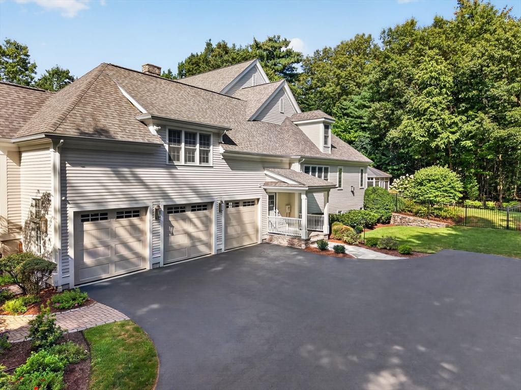 114 Fox Run Rd Bolton — Photo 4 of 42