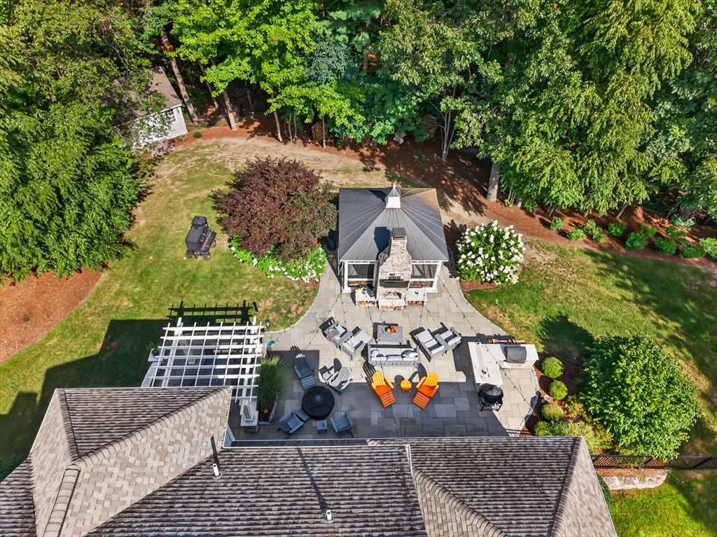 114 Fox Run Rd Bolton — Photo 5 of 42