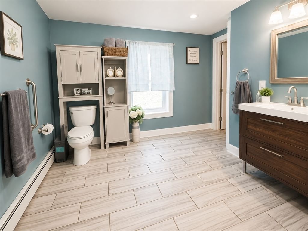 56 Kirby Ave Lunenburg — Photo 13 of 41