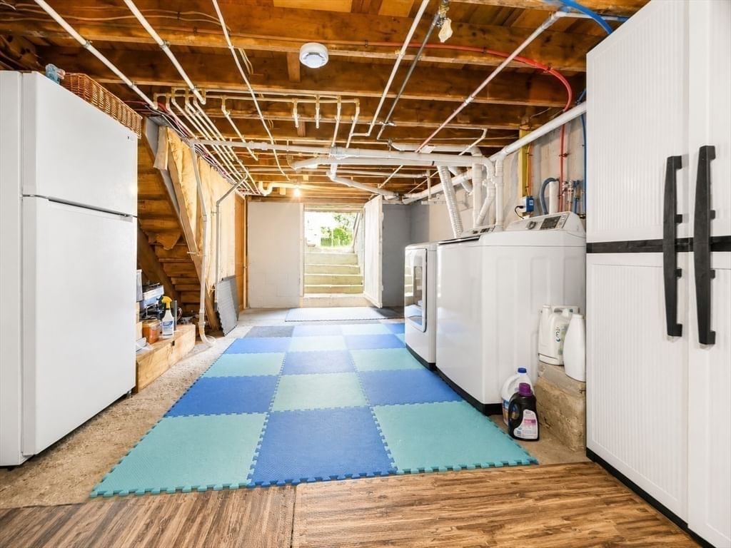 56 Kirby Ave Lunenburg — Photo 20 of 41