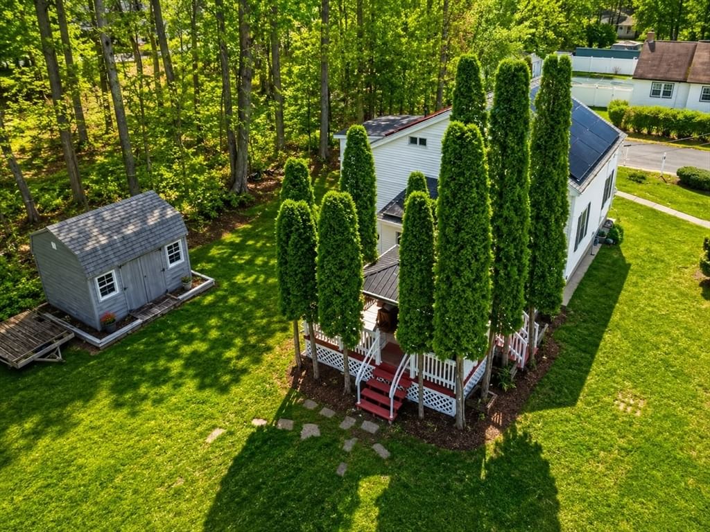 56 Kirby Ave Lunenburg — Photo 3 of 41
