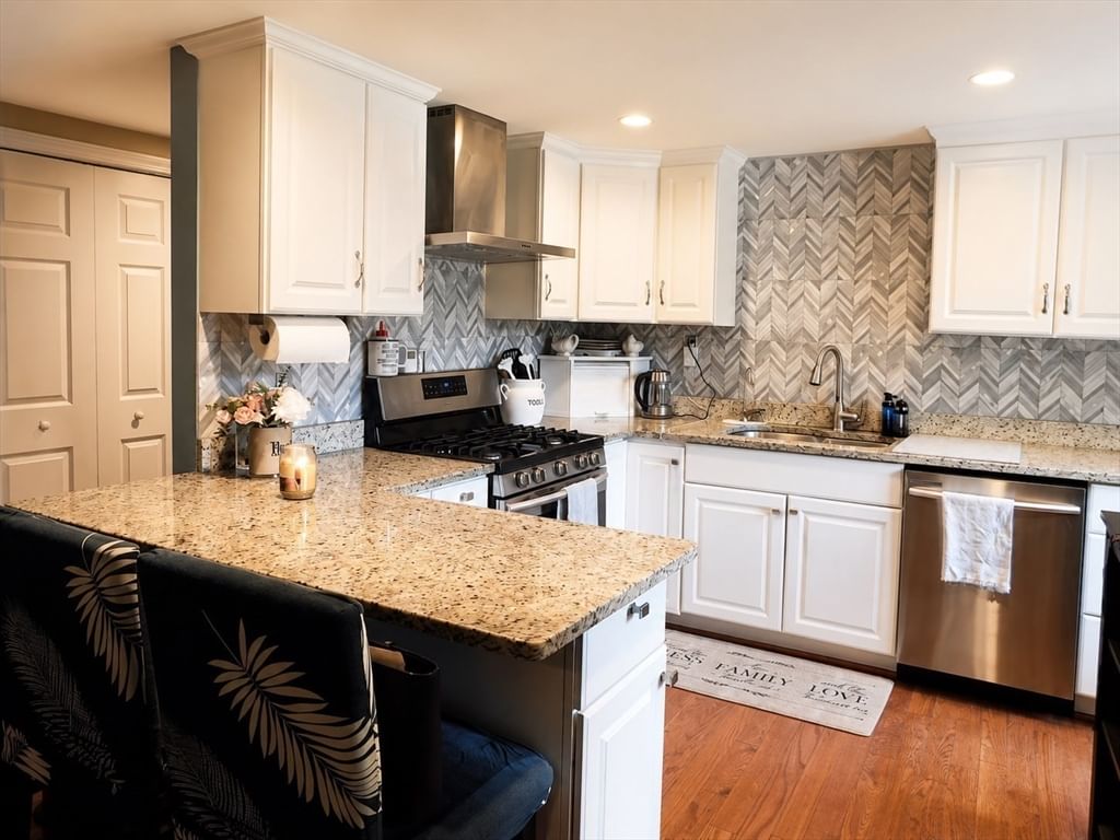 56 Kirby Ave Lunenburg — Photo 8 of 41