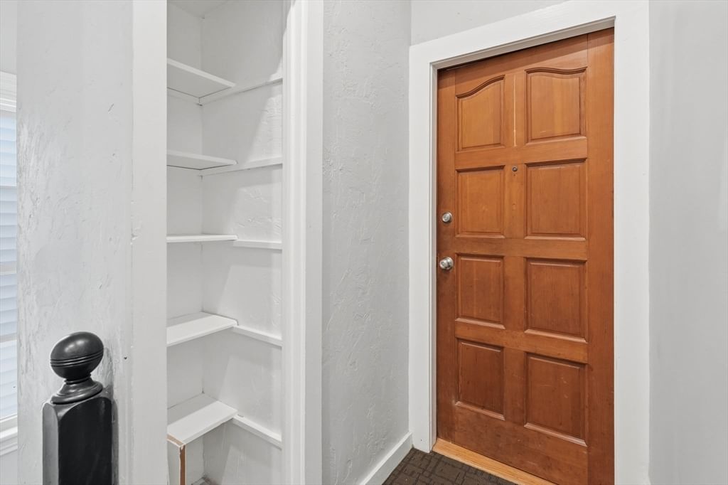 487-489 Sumner Street Boston — Photo 17 of 40