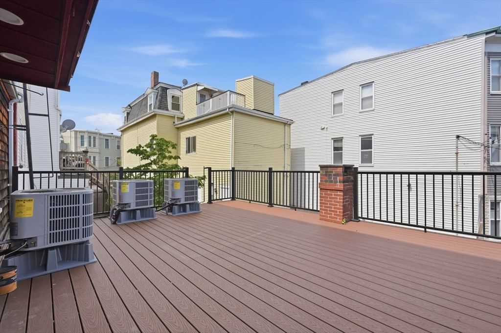 487-489 Sumner Street Boston — Photo 29 of 40