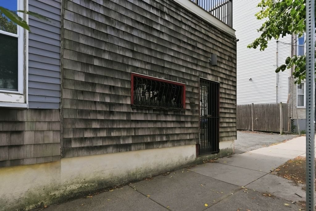 487-489 Sumner Street Boston — Photo 40 of 40