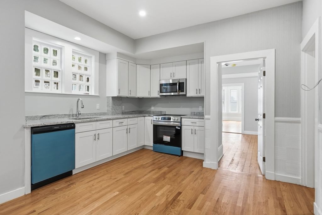 487-489 Sumner Street Boston — Photo 9 of 40