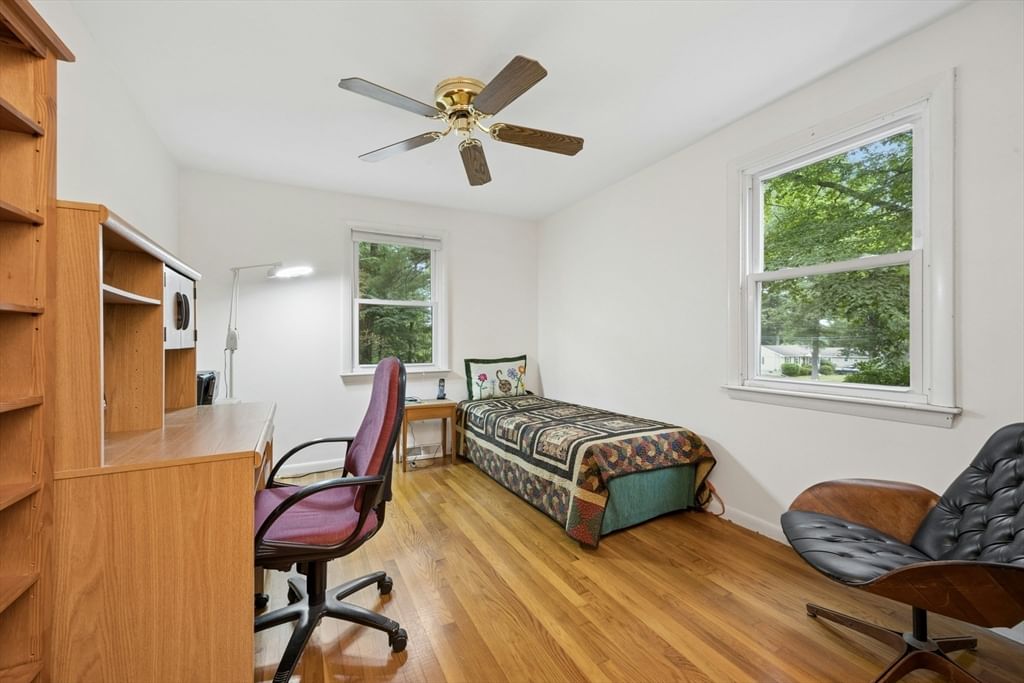 210 Chamberlain St Holliston — Photo 16 of 29
