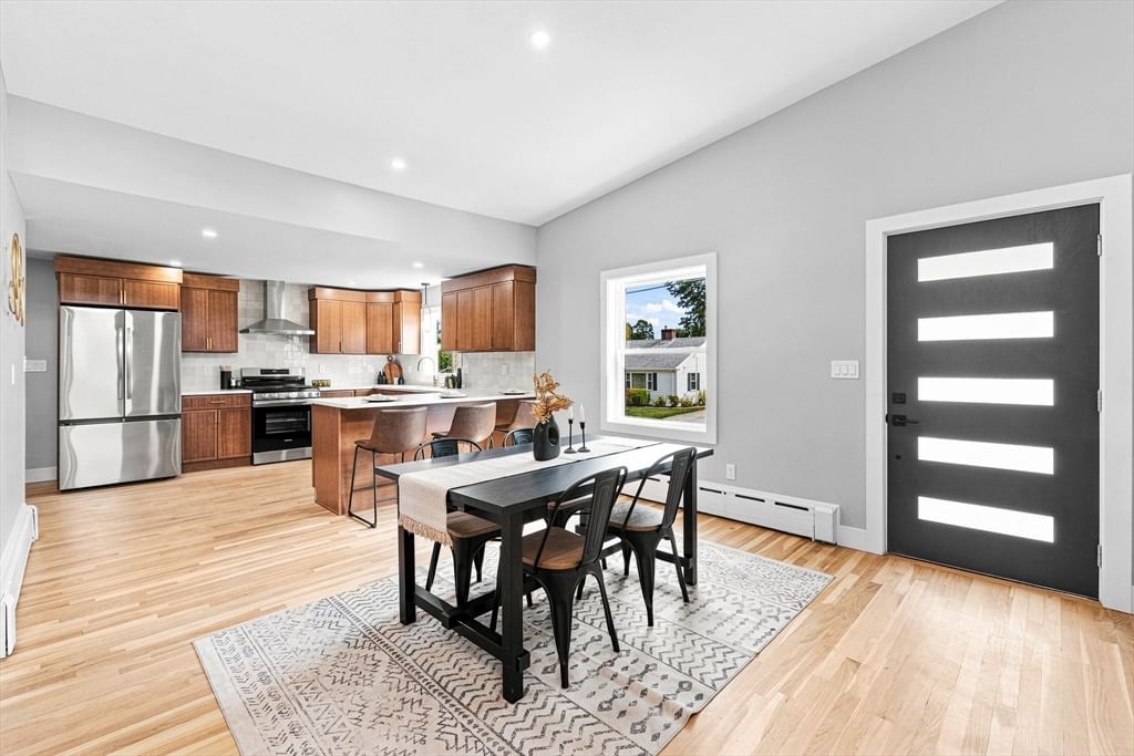 21 Hilltop Rd Dartmouth — Photo 9 of 24