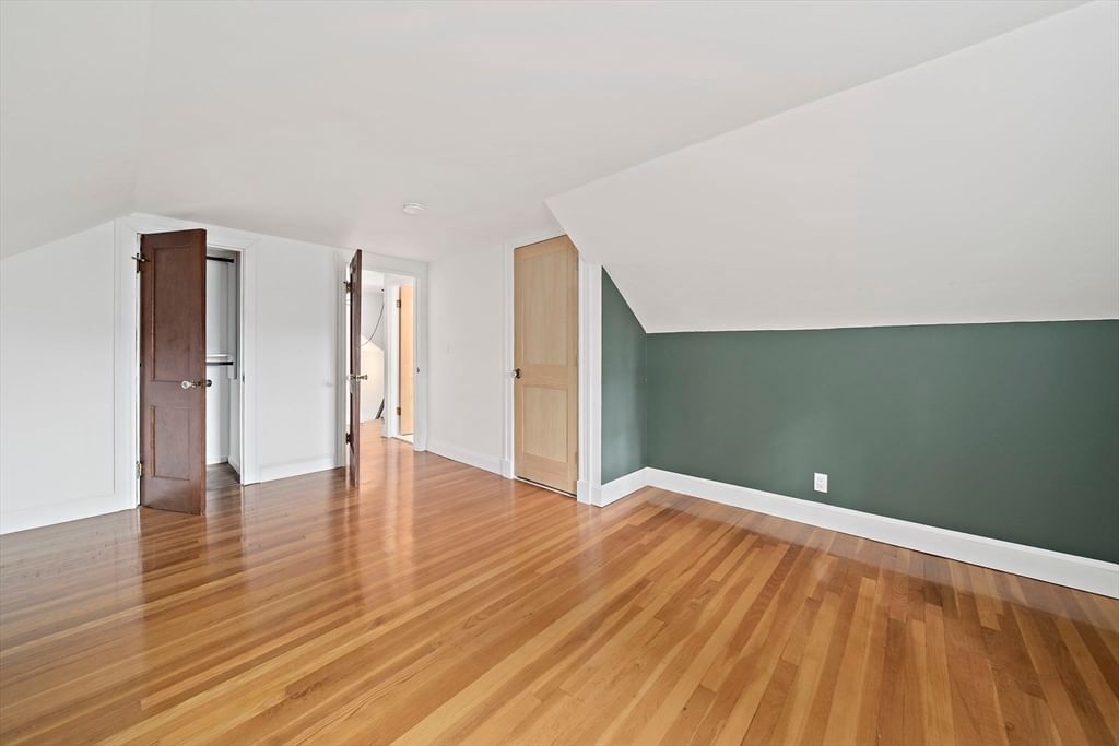 18 Thurlow St Boston — Photo 19 of 28