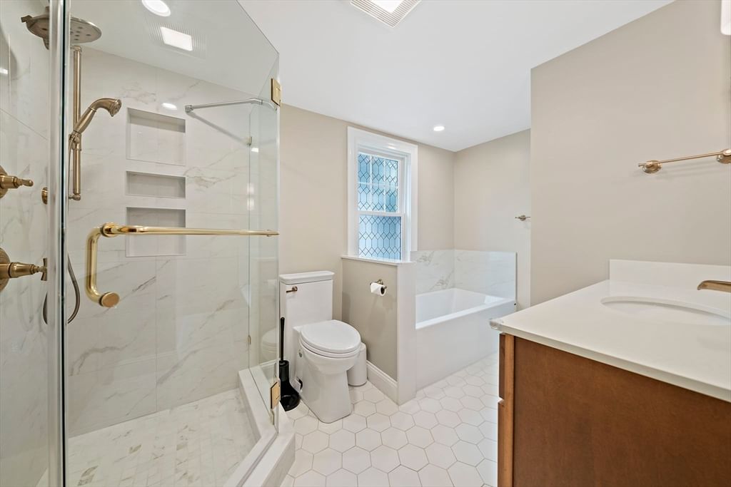 18 Thurlow St Boston — Photo 23 of 28