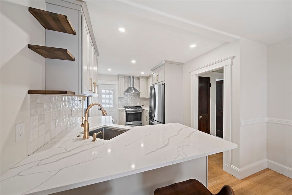 18 Thurlow St Boston — Photo 8 of 28