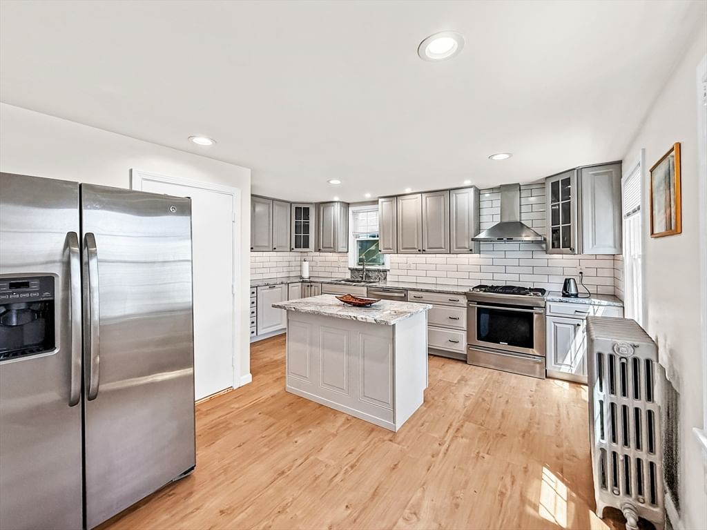 76 Baldwin Ave Everett — Photo 3 of 41