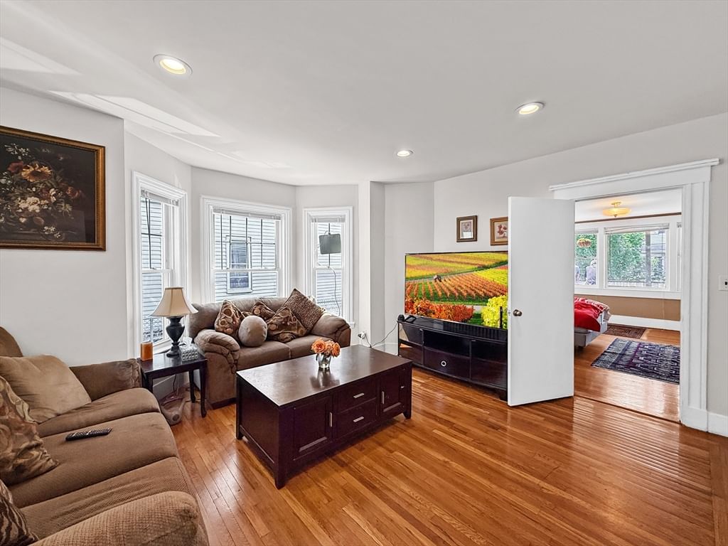 76 Baldwin Ave Everett — Photo 4 of 41