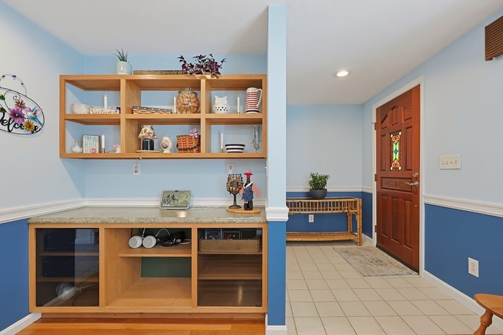 343 Central St Foxboro — Photo 3 of 36