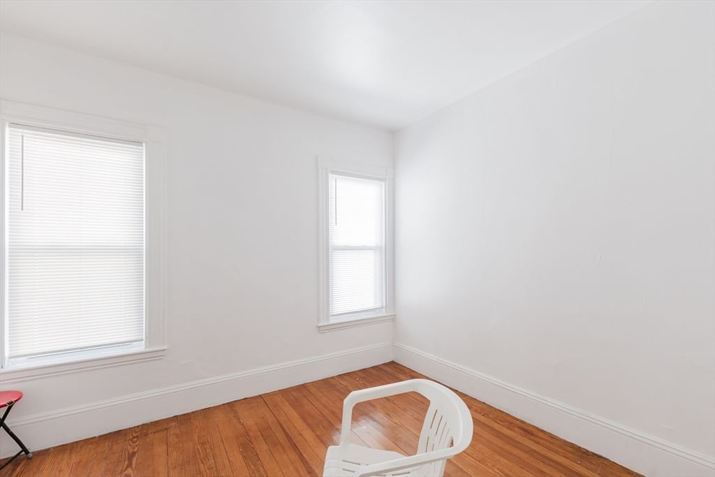 15 Mclellan St Boston — Photo 12 of 42