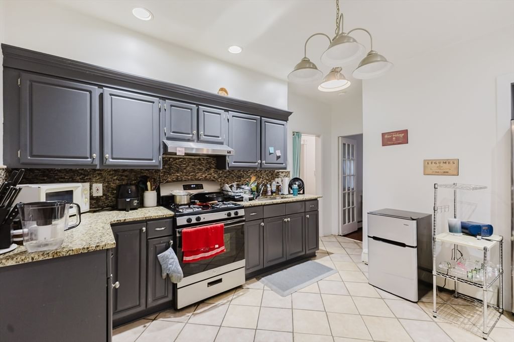 15 Mclellan St Boston — Photo 21 of 42