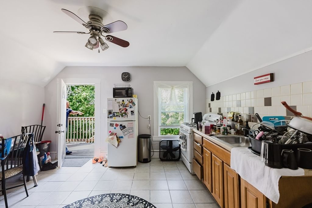 15 Mclellan St Boston — Photo 31 of 42