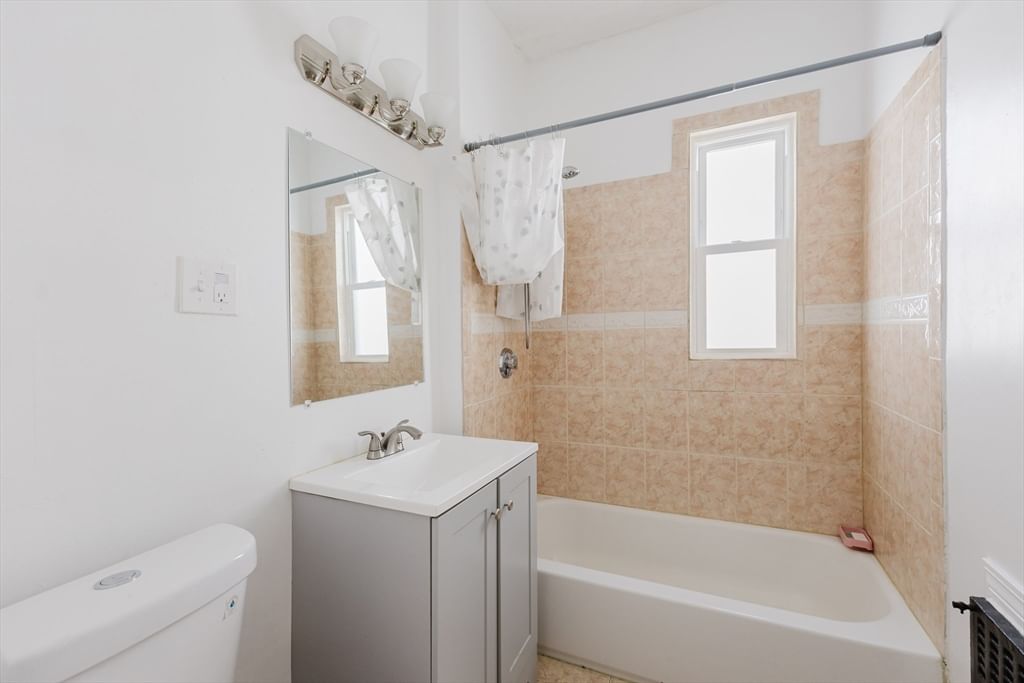 15 Mclellan St Boston — Photo 7 of 42