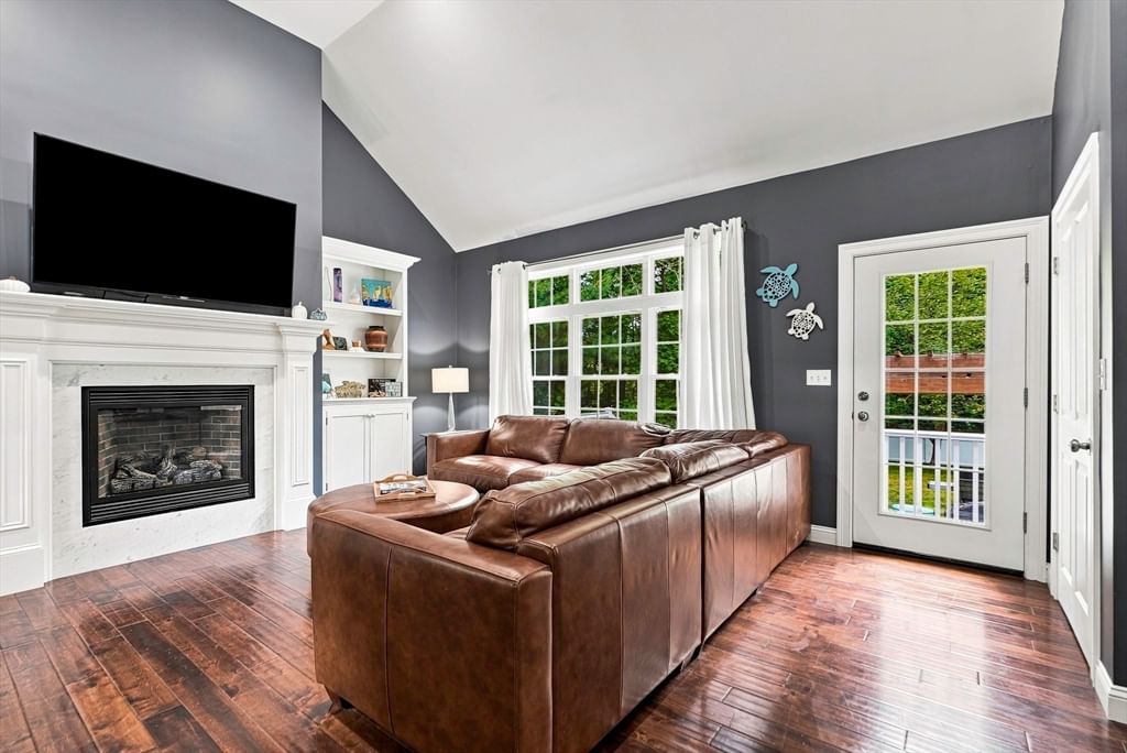 8 Mellen St Hopedale — Photo 6 of 41