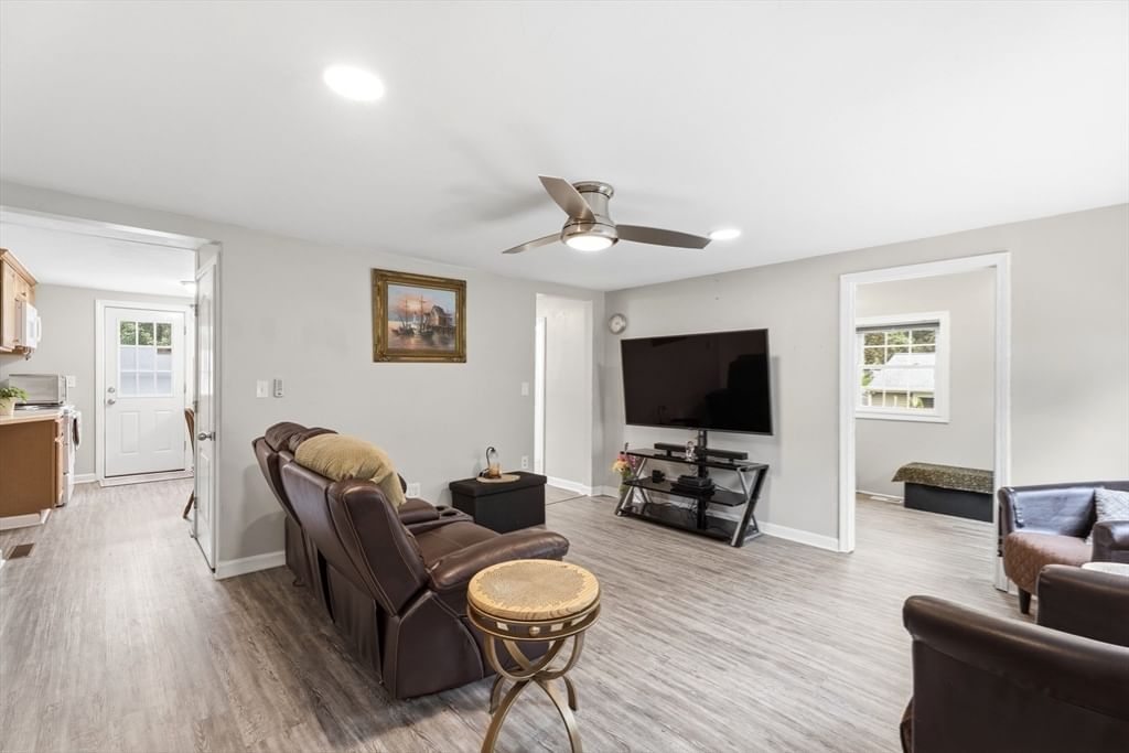 55 Friendship St Billerica — Photo 7 of 42