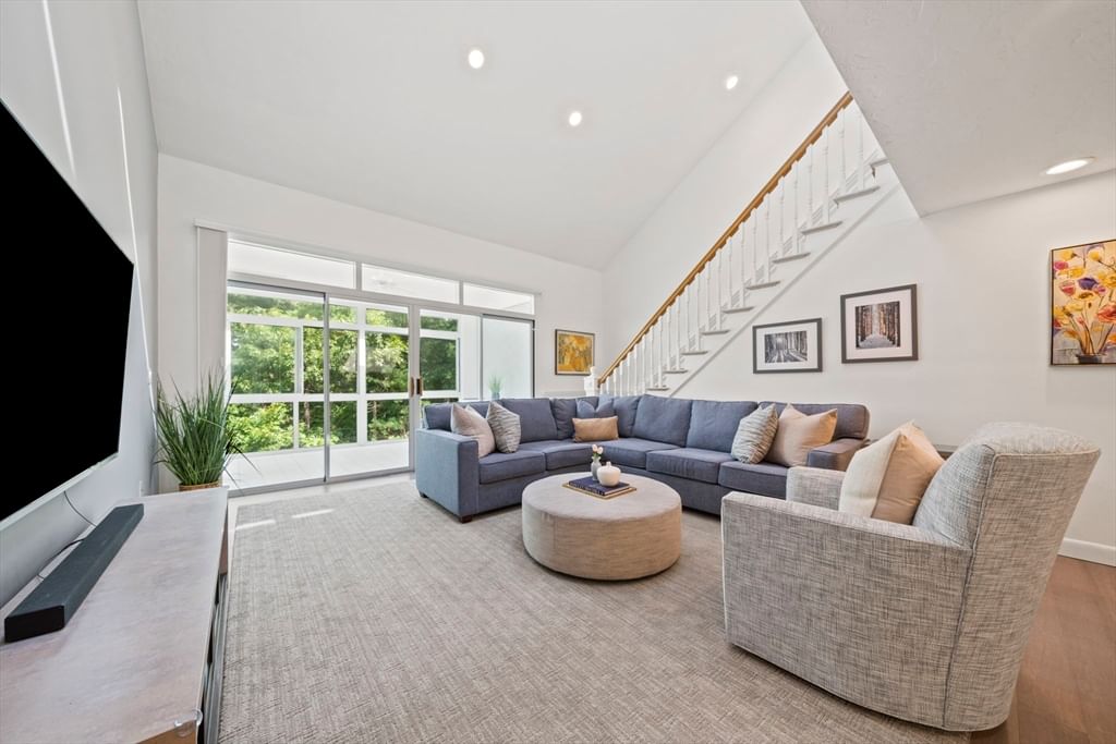 72 Kim Ter #C Stoughton — Photo 16 of 40