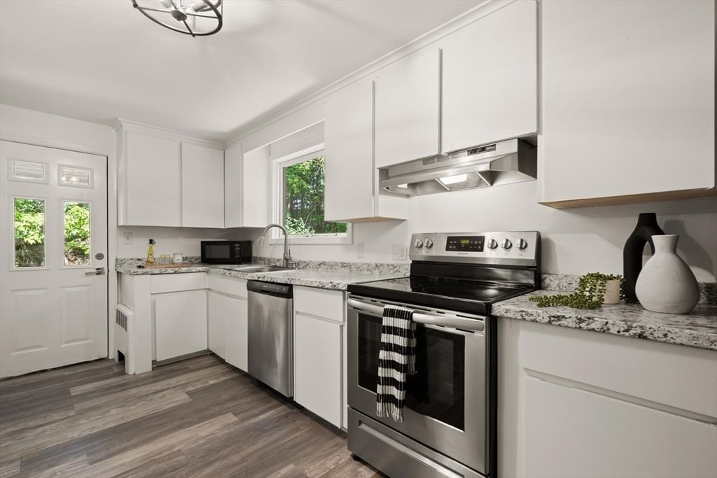 20 Algonquin Rd Canton — Photo 17 of 39