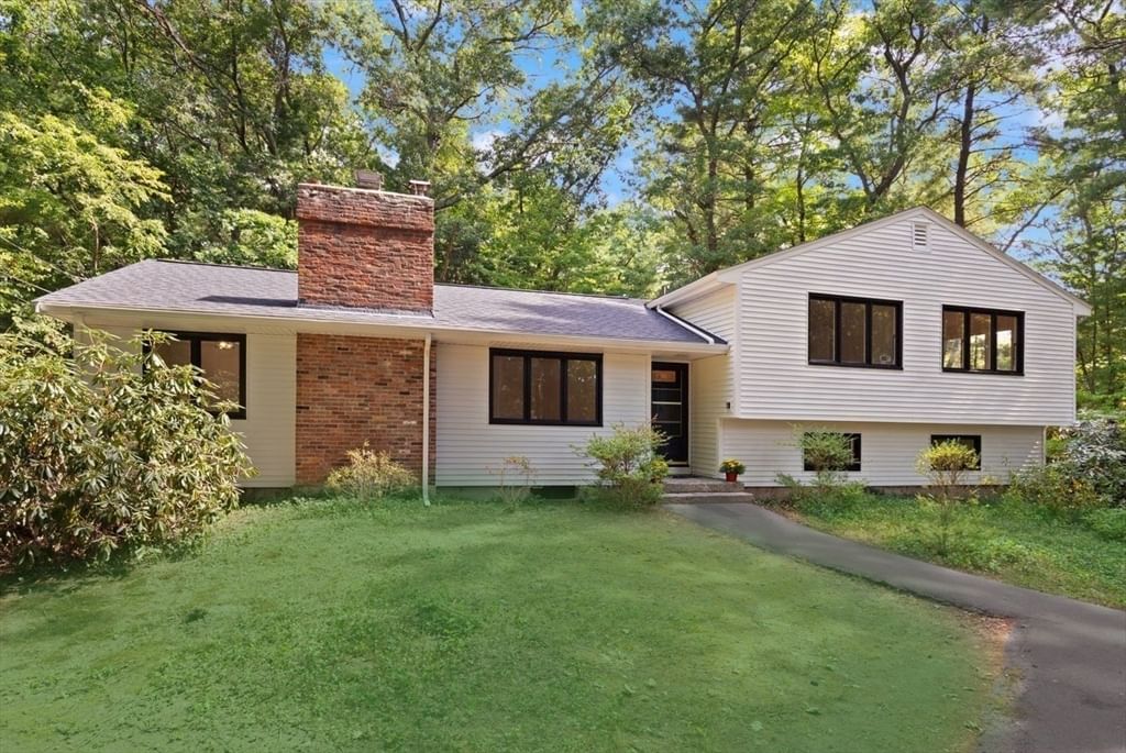 20 Algonquin Rd Canton — Photo 3 of 39