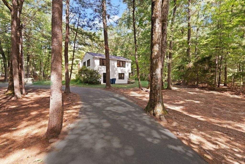 20 Algonquin Rd Canton — Photo 4 of 39