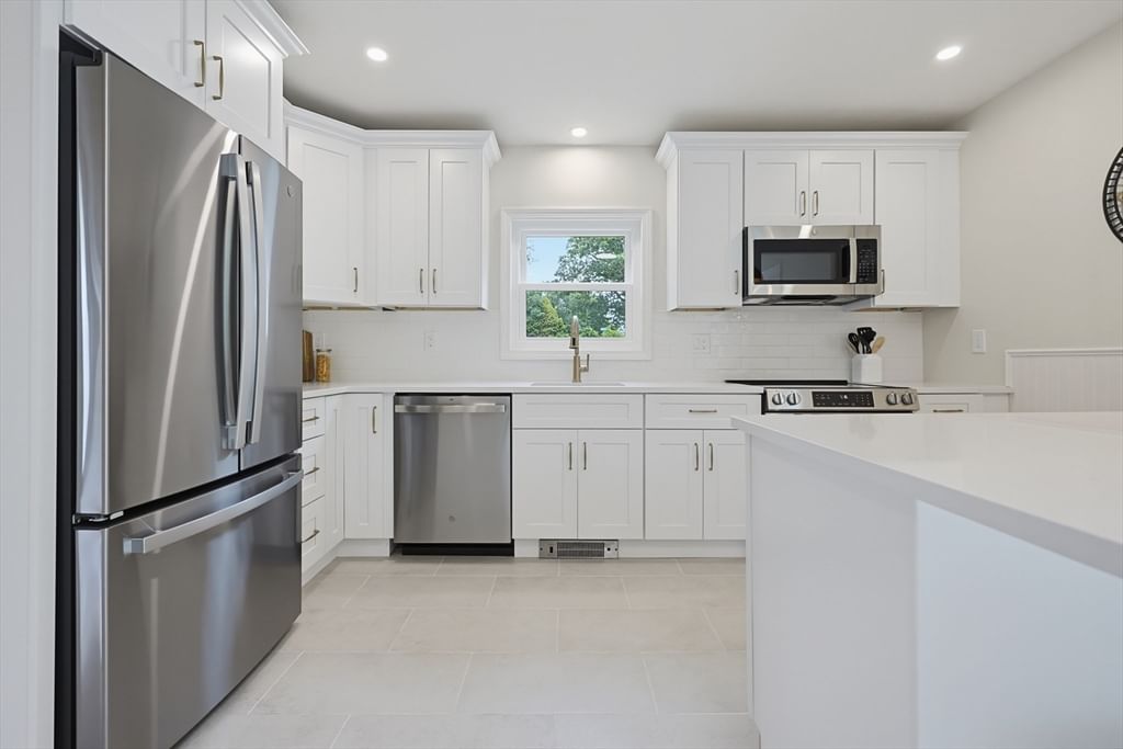 30 Barrett Ave Worcester — Photo 10 of 34