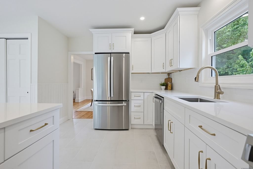 30 Barrett Ave Worcester — Photo 11 of 34