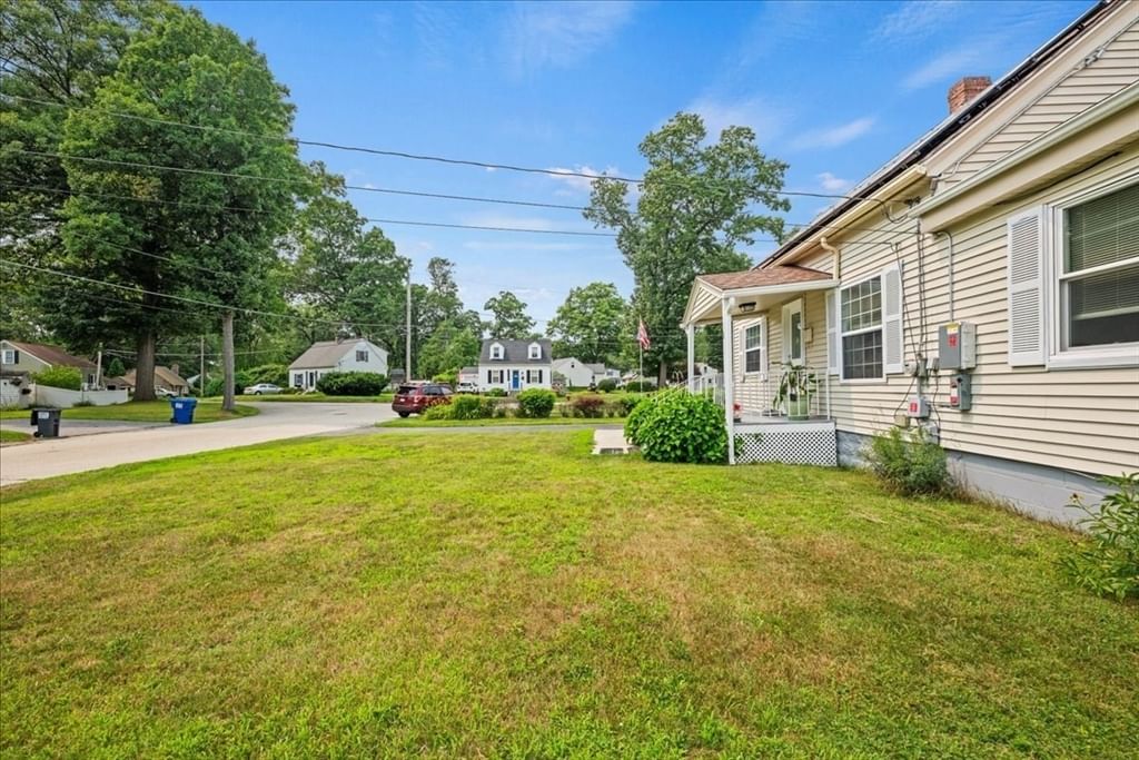6 Oakwood Ave Auburn — Photo 4 of 42
