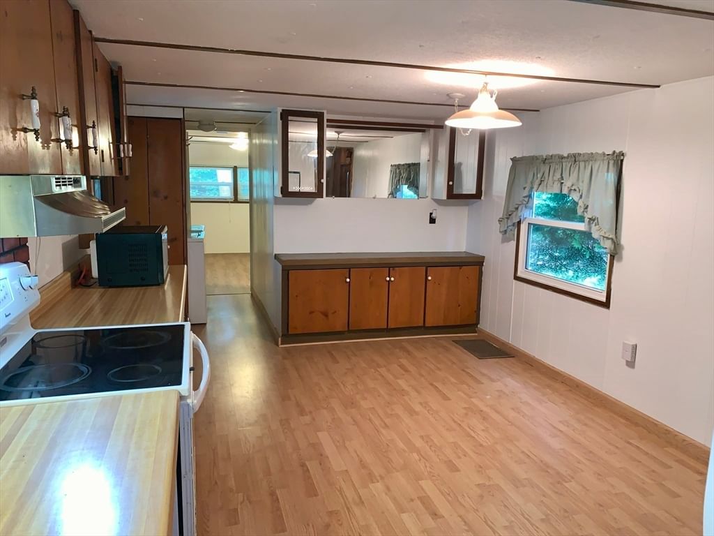 29 Conestoga Brookfield — Photo 3 of 22