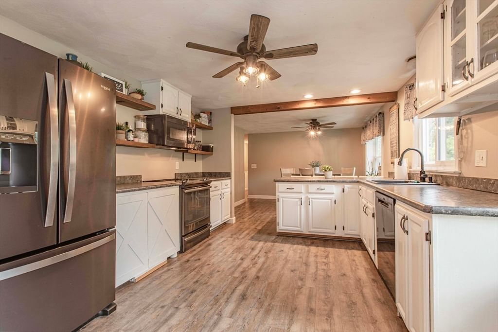 13 Old Powder House Rd Lakeville — Photo 12 of 42
