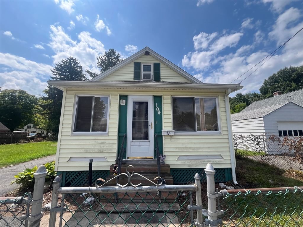 104 Balis St Springfield — Photo 8 of 30