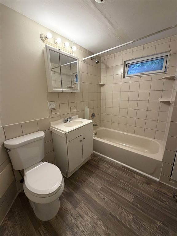 8-12 Exchange Ct Waltham — Photo 8 of 14