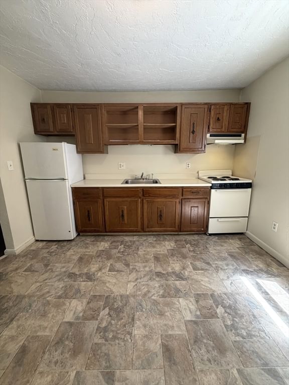 8-12 Exchange Ct Waltham — Photo 9 of 14