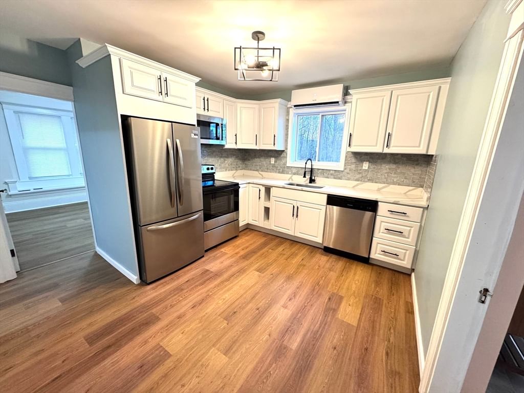 9 Idalla Ave Worcester — Photo 3 of 15