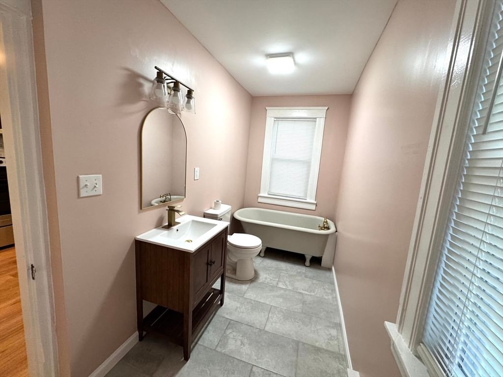 9 Idalla Ave Worcester — Photo 6 of 15