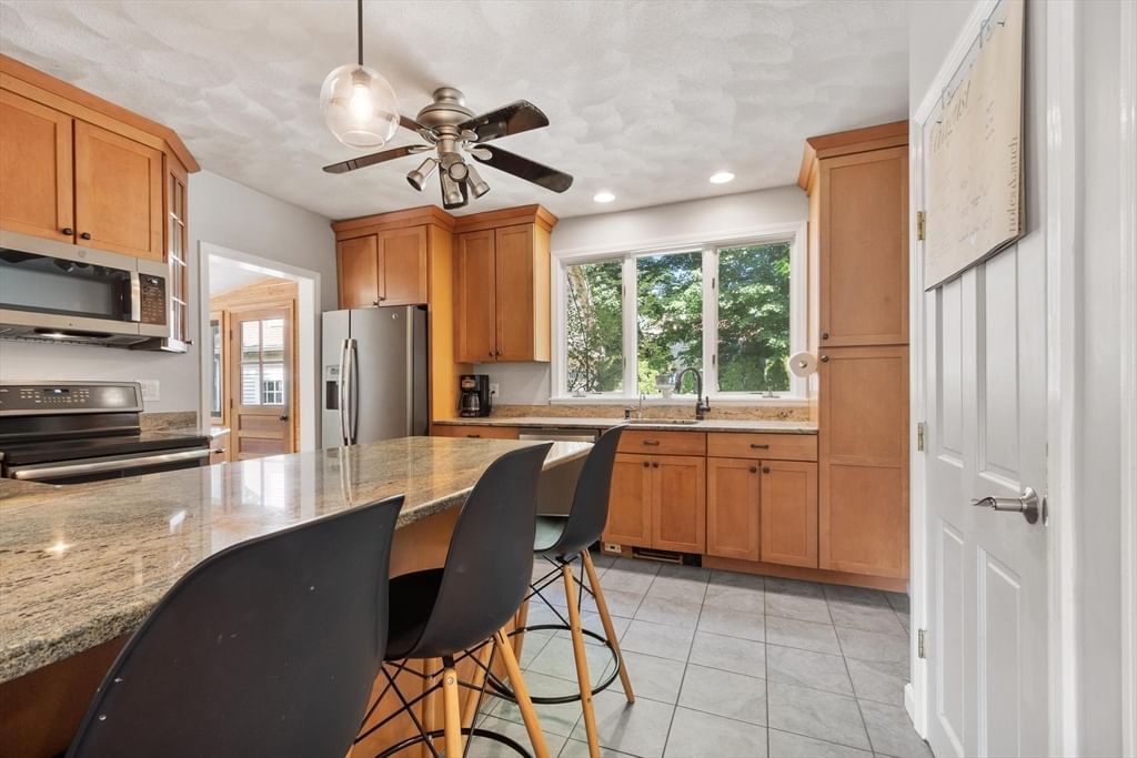 804 Main Street Lynnfield — Photo 9 of 42