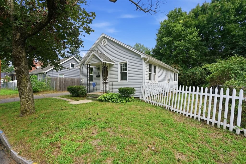 85 Silas St Springfield — Photo 3 of 21