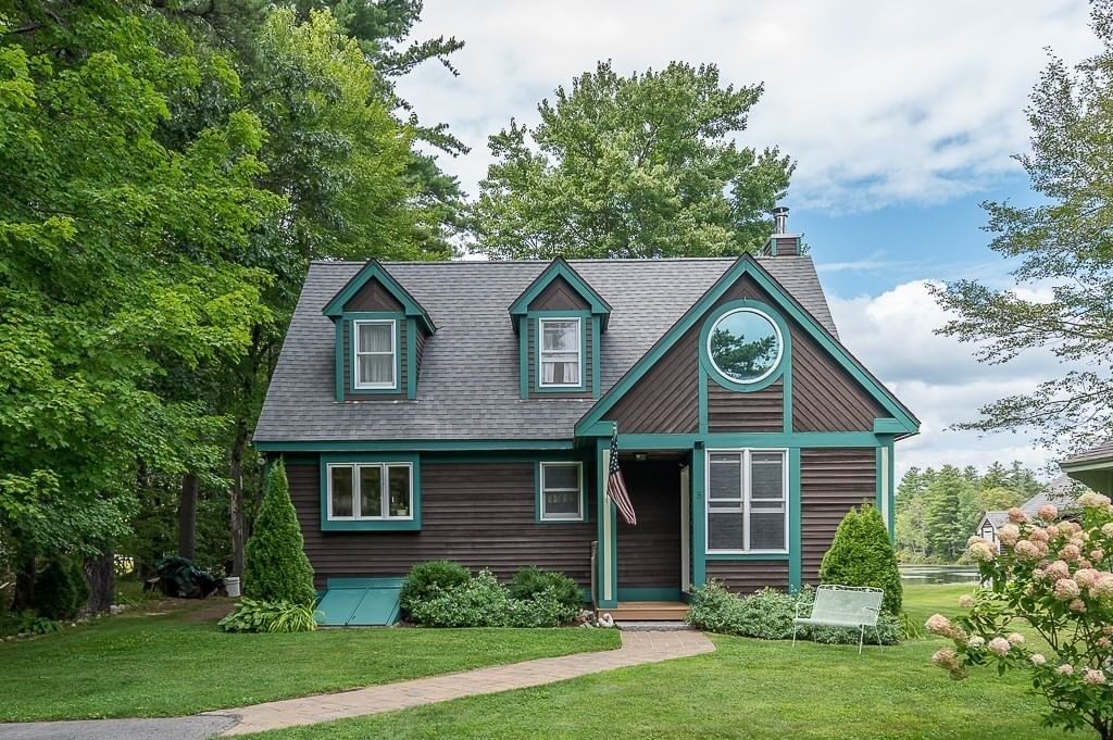 Property at 5 Abenaki St, Hubbardston, MA 01452